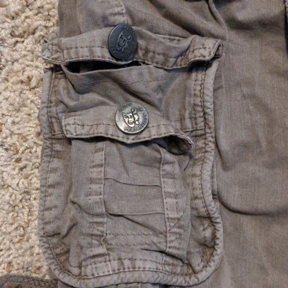 Capris - Picture 5 of 5